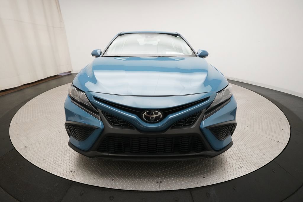 Used 2024 Toyota Camry SE FWD image 11