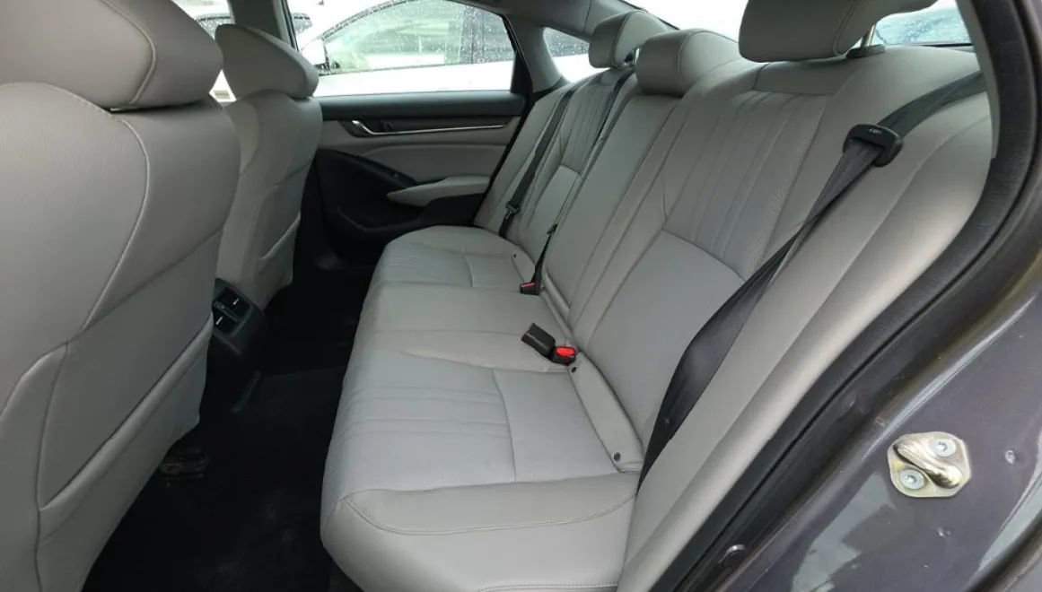 Used 2018 Honda Accord EX-L image 7