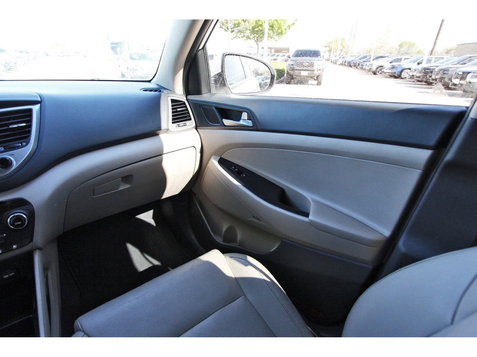 Used 2017 Hyundai Tucson Limited w/ Limited Ultimate Package 03 image 10