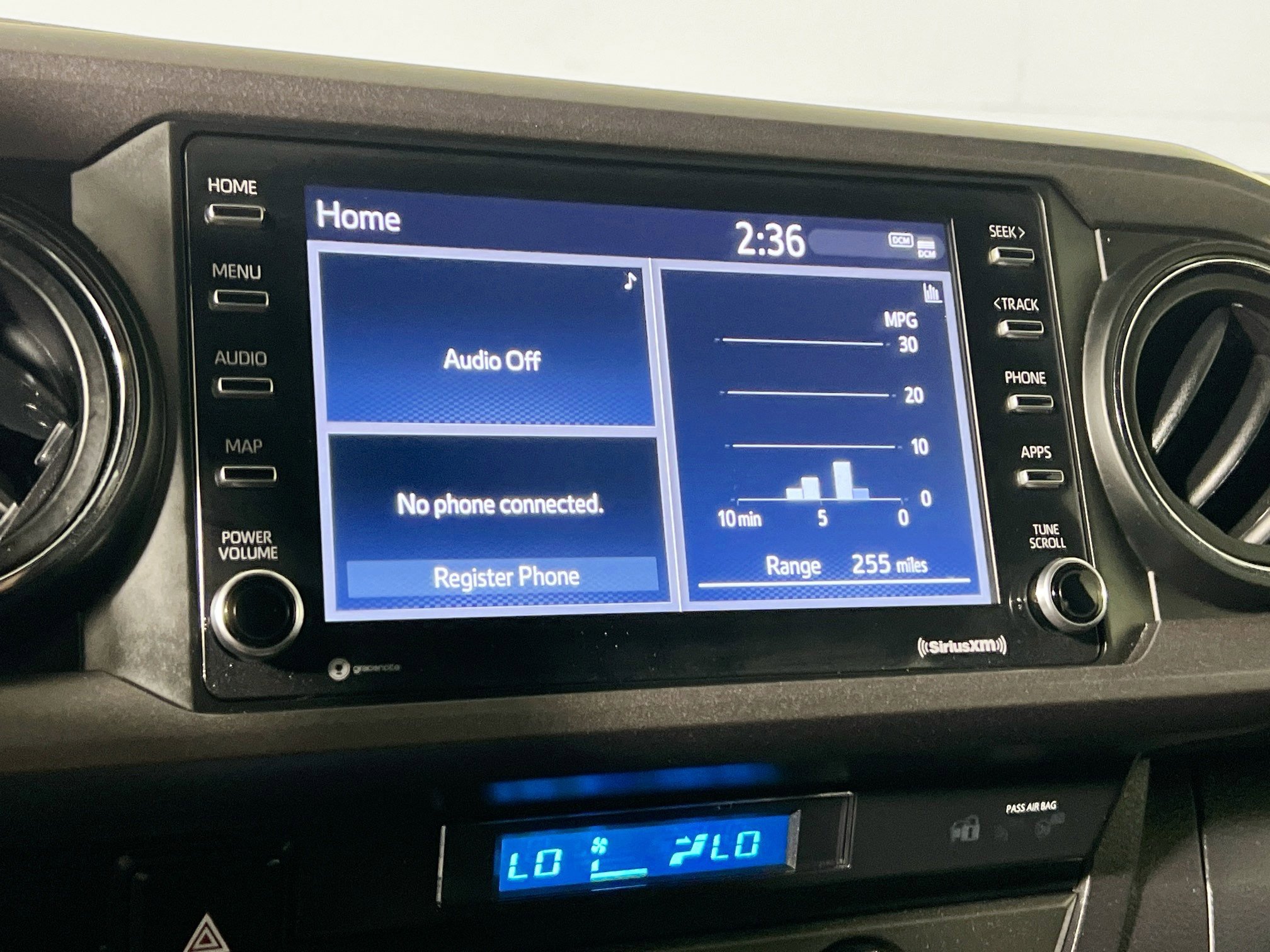 Used 2022 Toyota Tacoma TRD Sport w/ Technology Package image 28