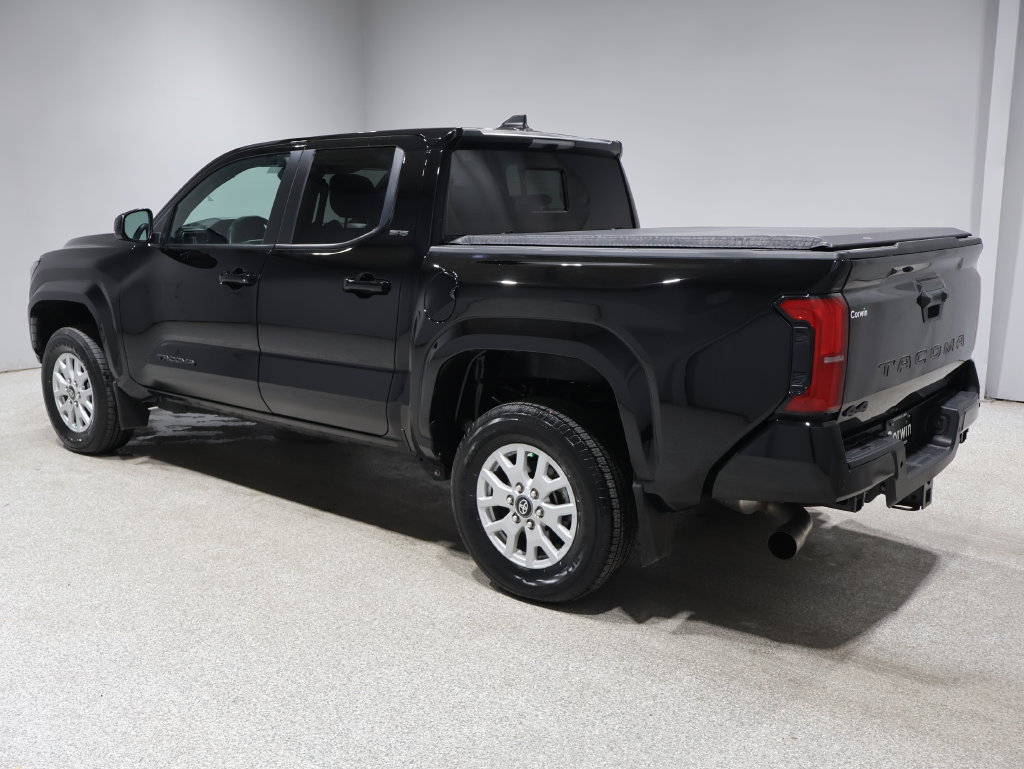 Used 2024 Toyota Tacoma SR5 AWD/4WD image 5