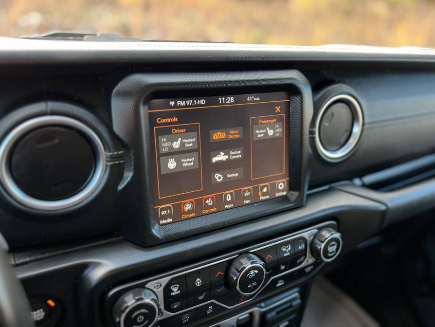 Used 2022 Jeep Gladiator Overland w/ Popular Equipment Package image 21