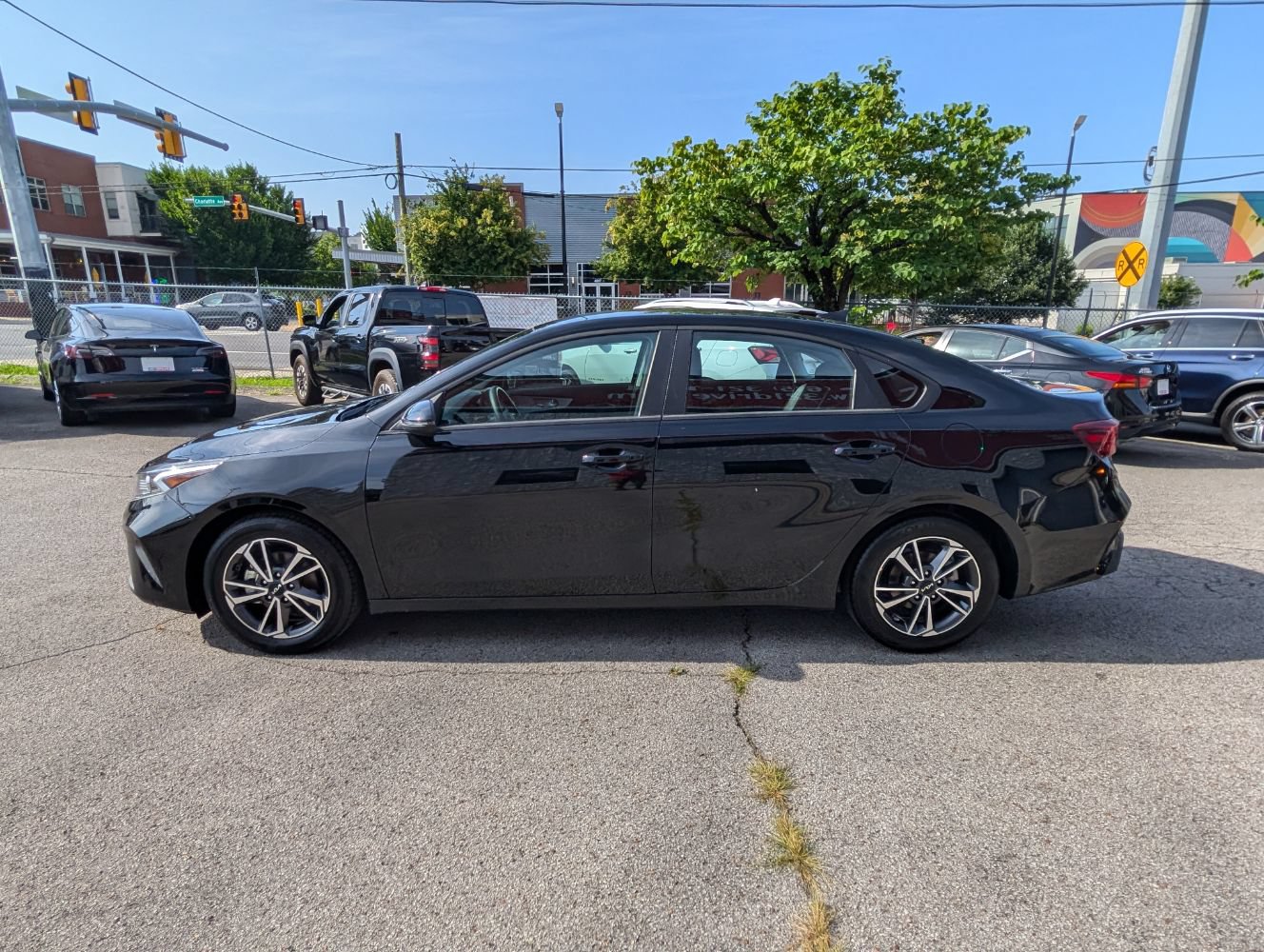 Used 2024 Kia Forte LXS w/ LXS Technology Package FWD image 9