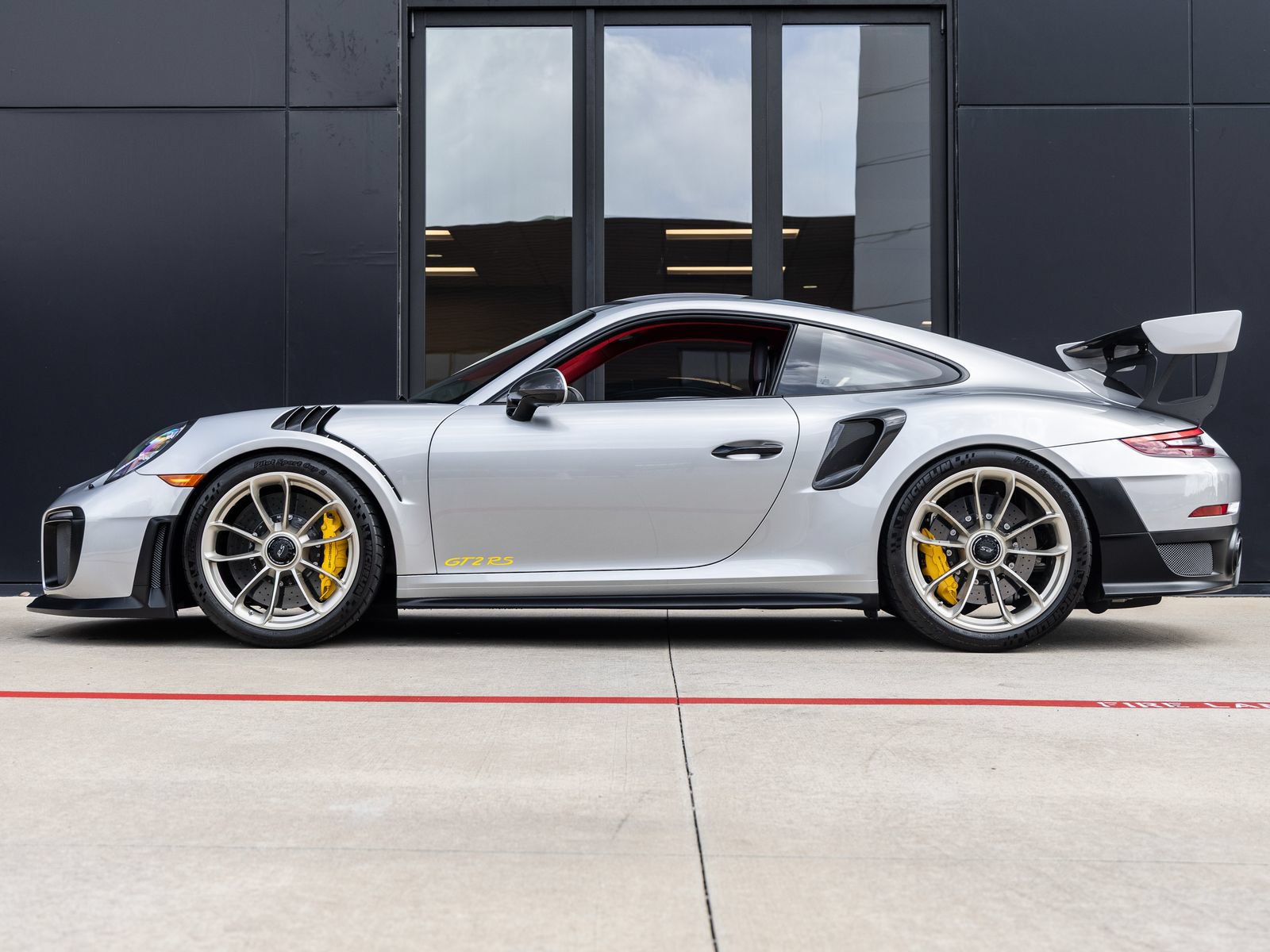 Certified 2018 Porsche 911 GT2 RS RWD image 2