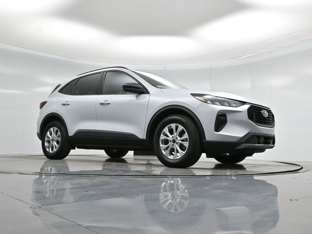 Certified 2025 Ford Escape Active image 4