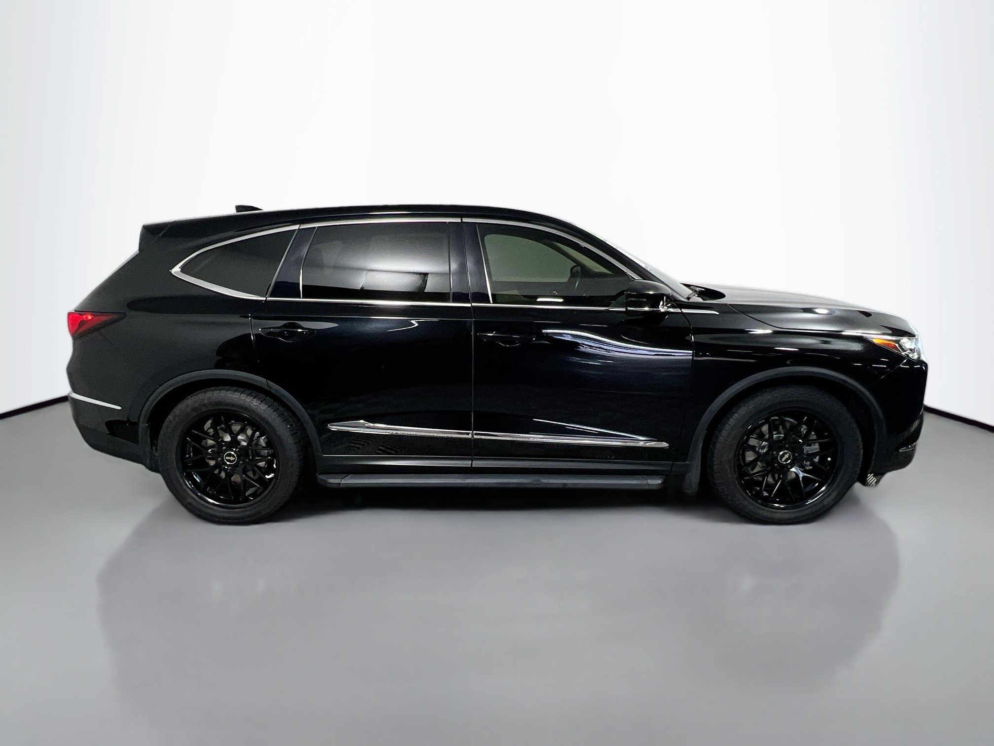 Used 2022 Acura MDX w/ Technology Package FWD image 3