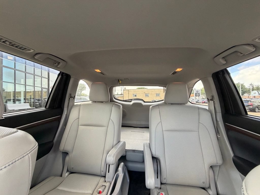 Used 2015 Toyota Highlander Limited AWD/4WD image 27