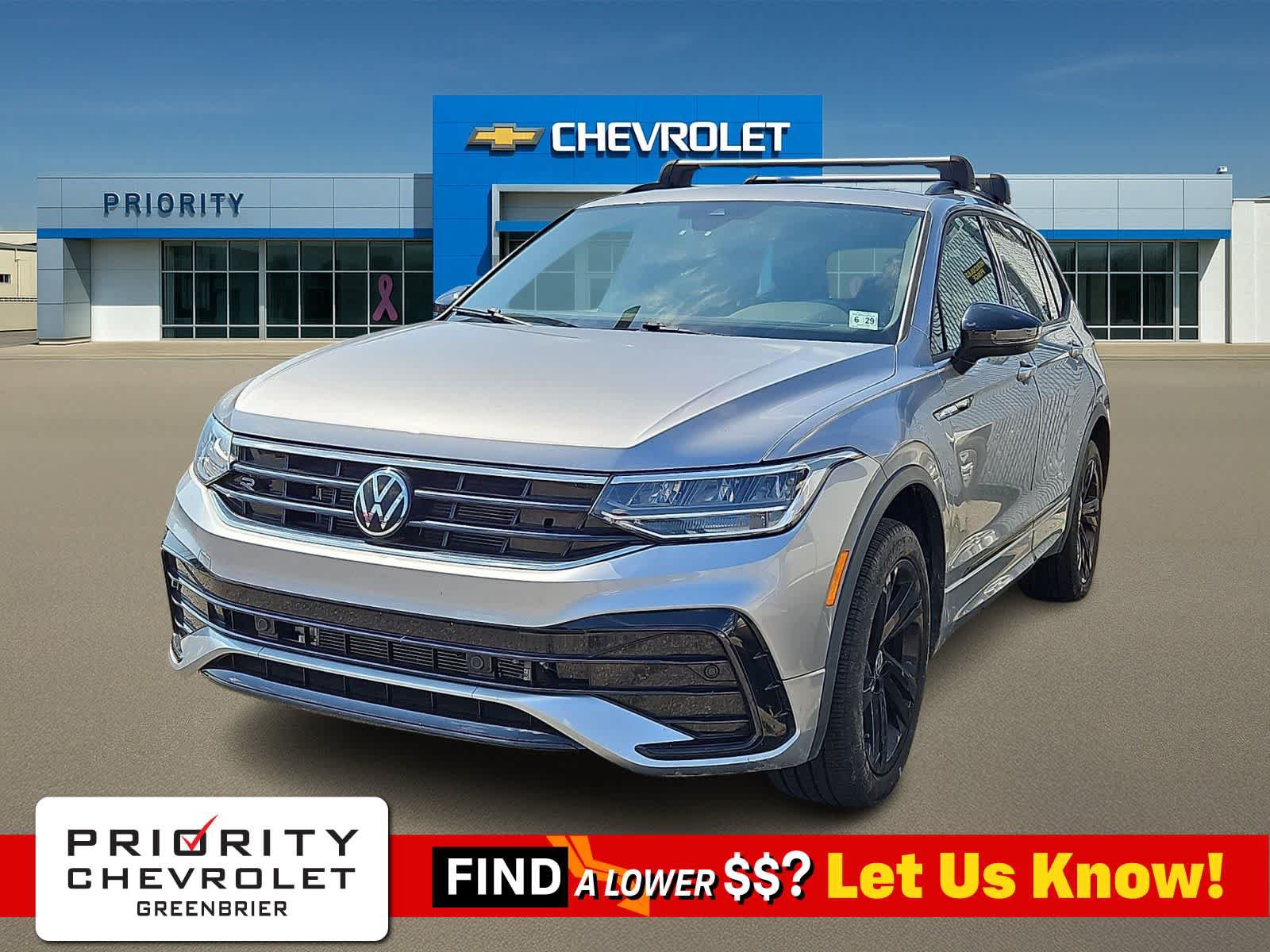 Used 2024 Volkswagen Tiguan SE R-Line AWD/4WD image 1