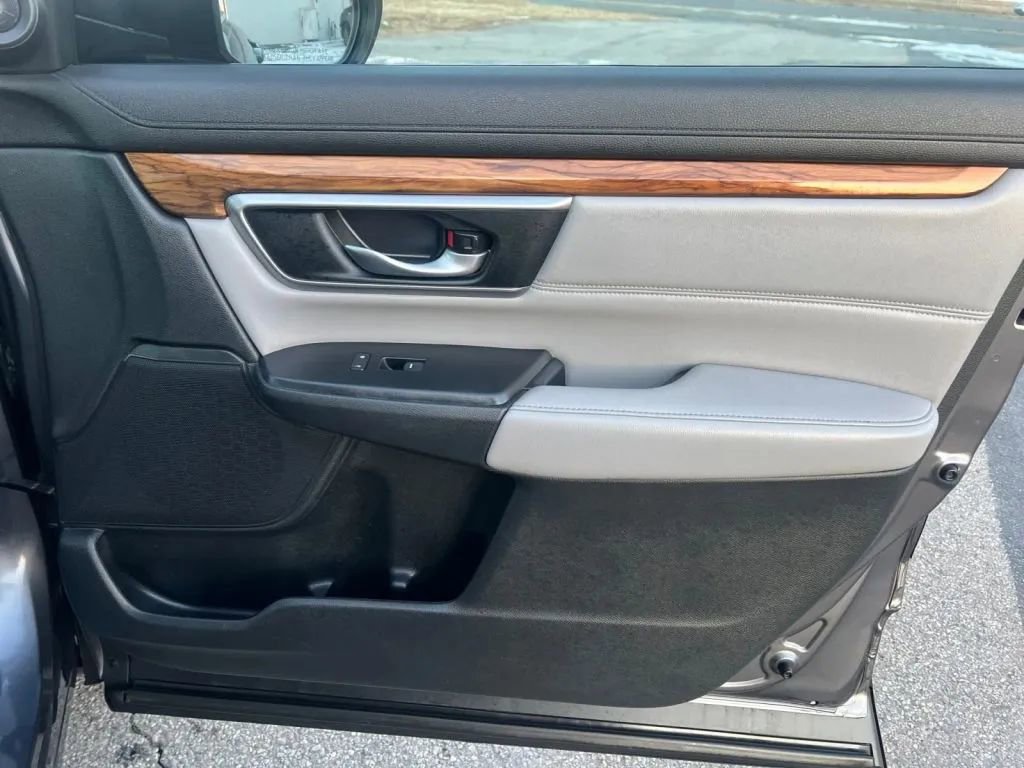 Used 2017 Honda CR-V EX-L image 17