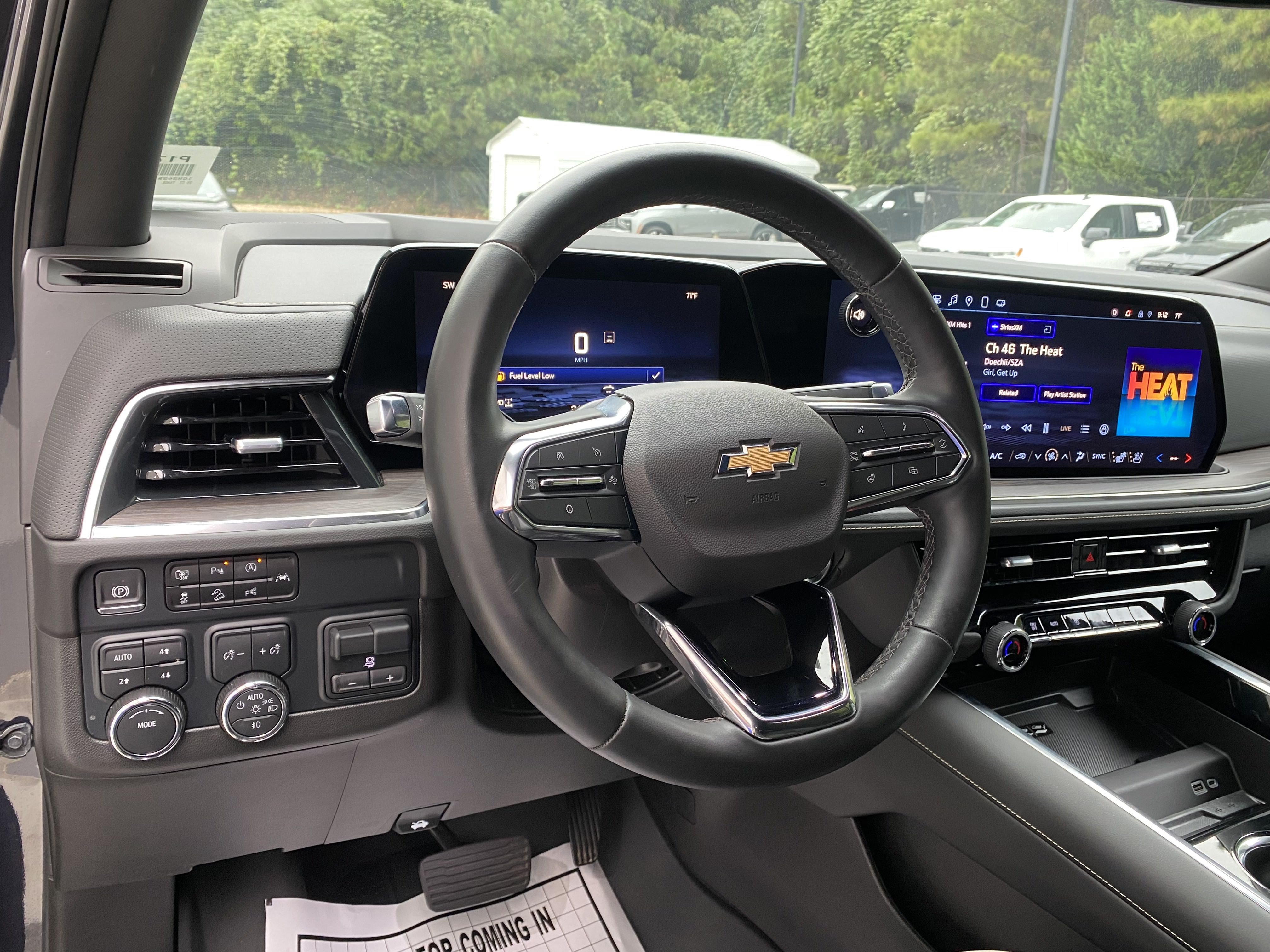 Used 2025 Chevrolet Tahoe Premier w/ Sun And Tow Package AWD/4WD image 17