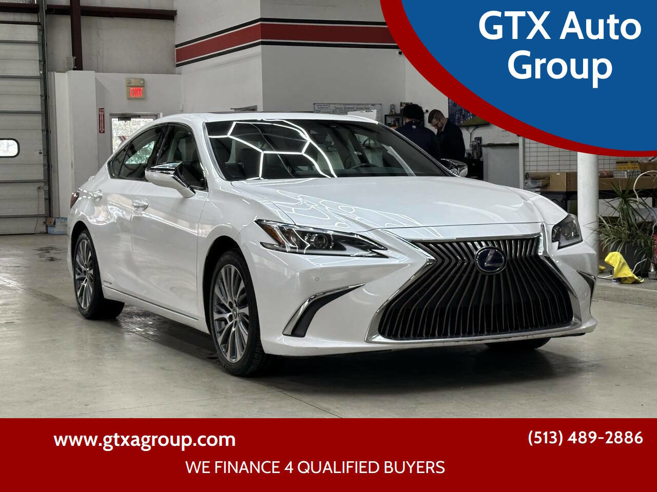 Used 2019 Lexus ES 300h w/ Premium Package image 1