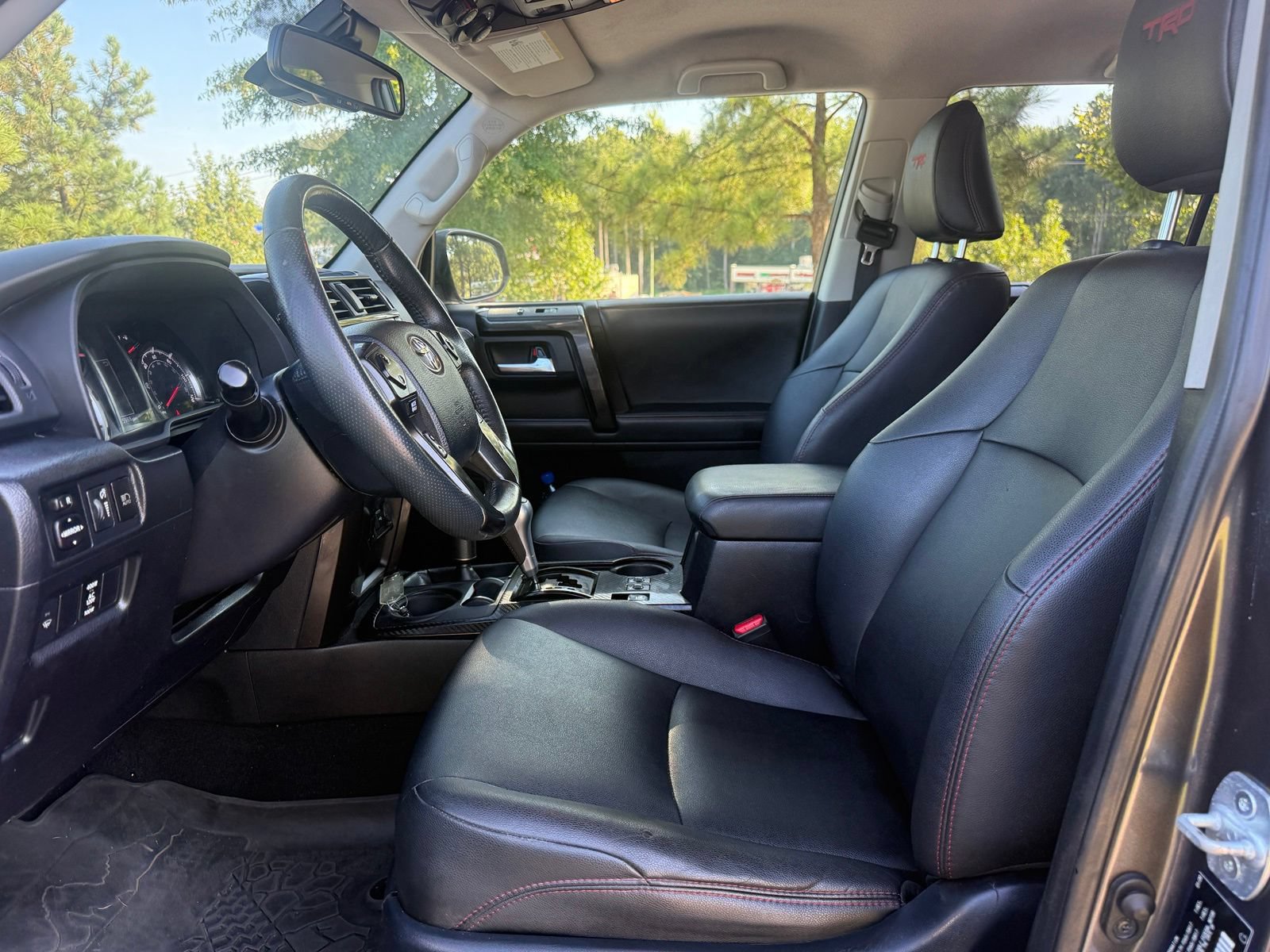 Used 2020 Toyota 4Runner TRD Off-Road Premium AWD/4WD image 34