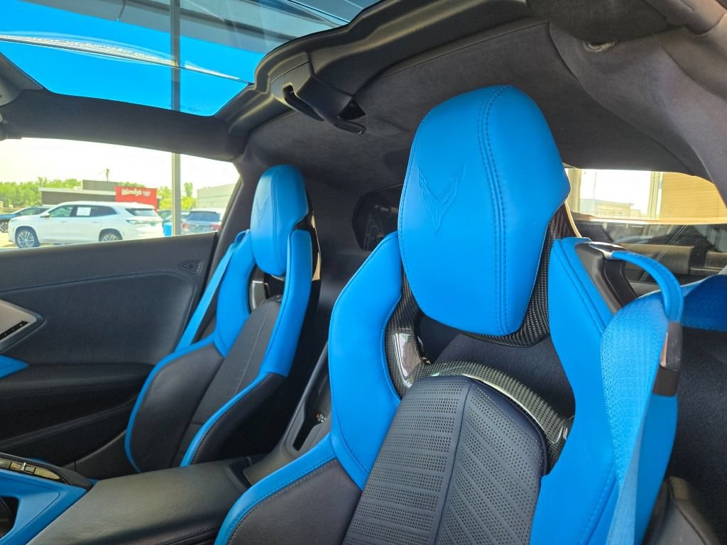 Used 2021 Chevrolet Corvette Stingray Premium Cpe w/ Z51 Performance Package RWD image 18