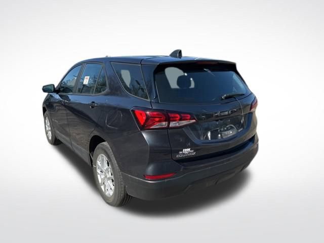 Used 2022 Chevrolet Equinox LS image 3