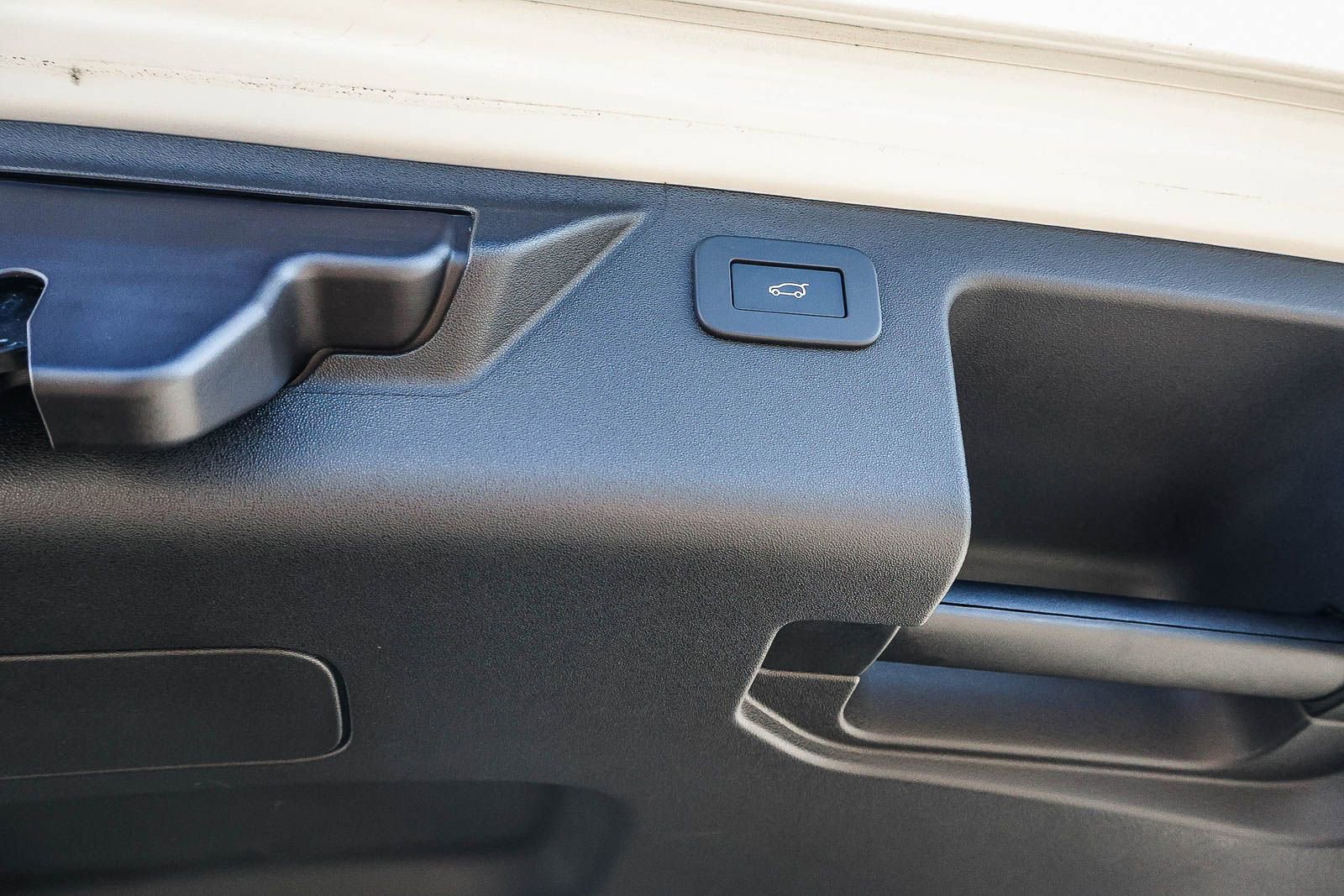 Used 2025 Land Rover Discovery Sport S image 29