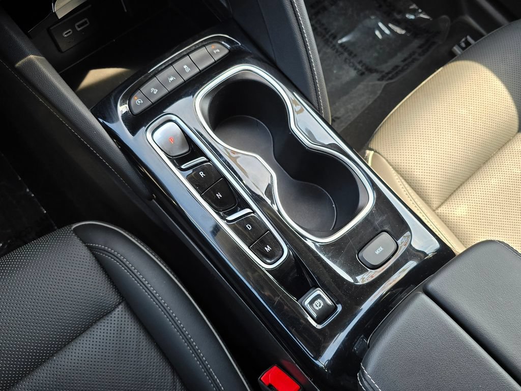 Used 2023 Buick Envision Essence AWD/4WD image 22