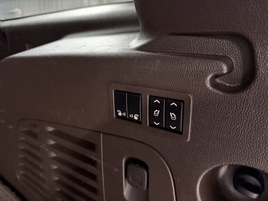 Used 2018 GMC Yukon XL Denali w/ Denali Ultimate Package image 36