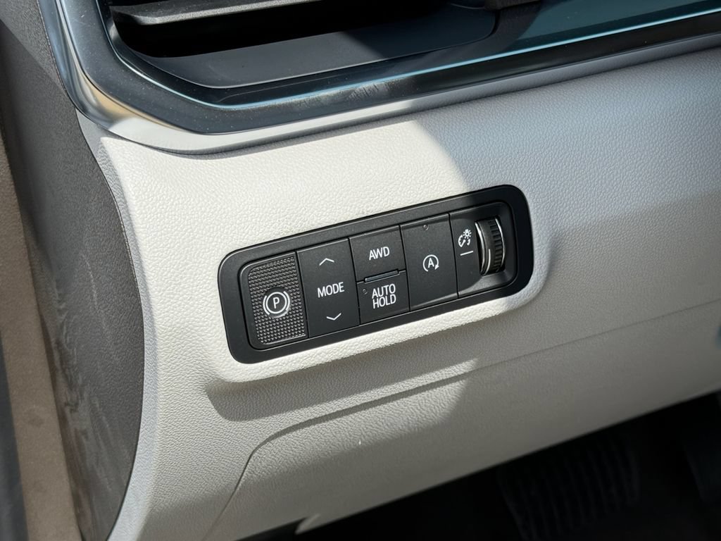 New 2027 GMC Terrain Denali w/ LPO, Black Badging Package AWD/4WD image 18