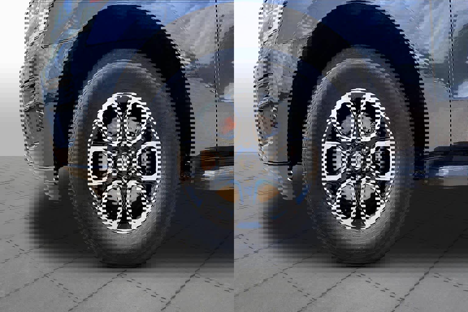 Used 2024 Ford Expedition XLT image 10