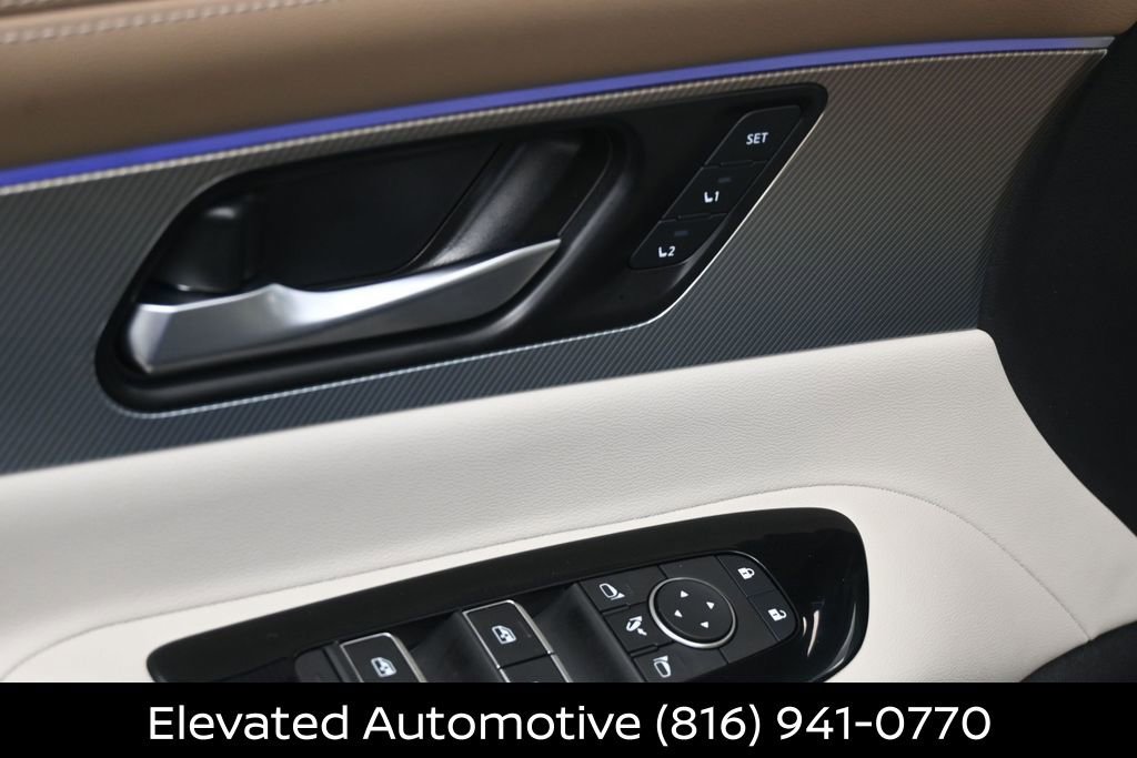 Certified 2025 Nissan Murano Platinum w/ Cargo Package AWD/4WD image 17