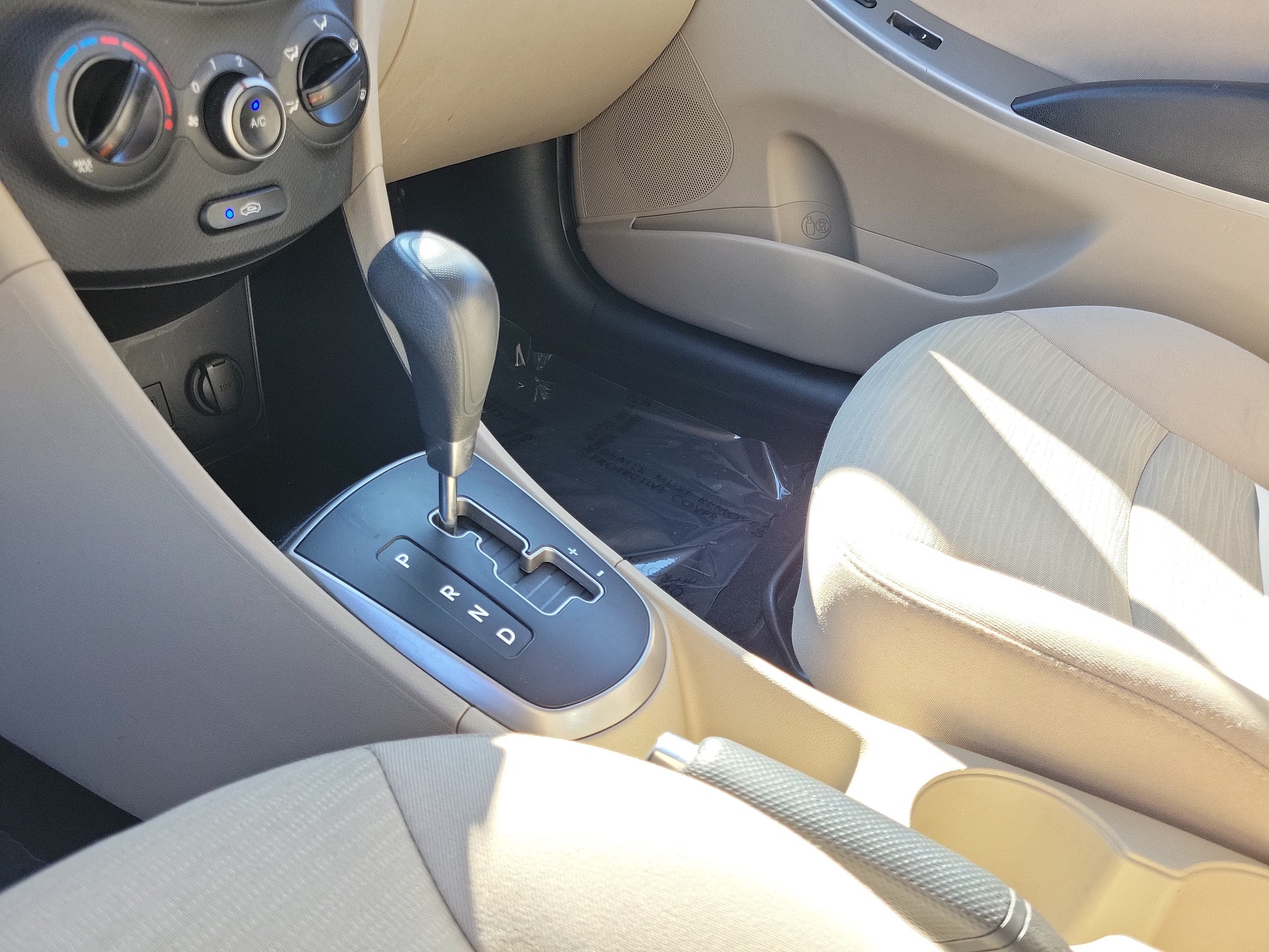 Used 2017 Hyundai Accent SE FWD image 29