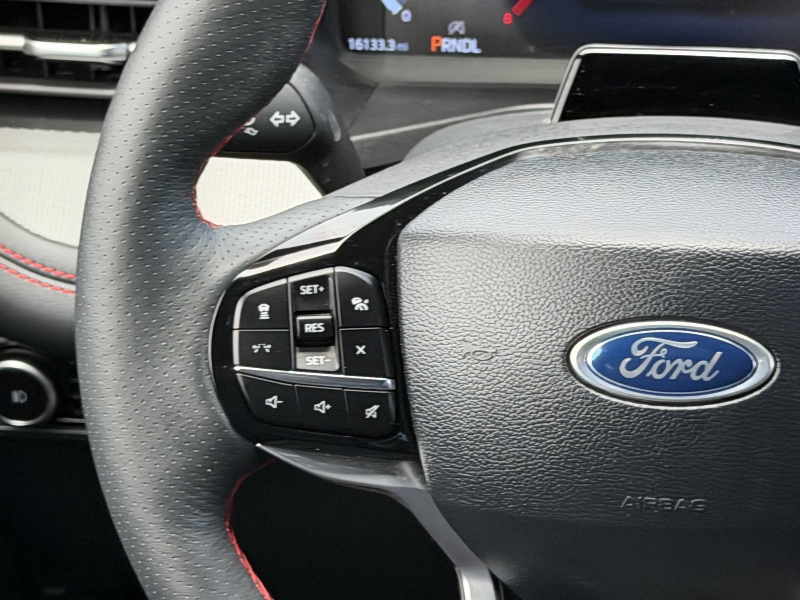 Used 2025 Ford Explorer ST-Line w/ Premium Package RWD image 16
