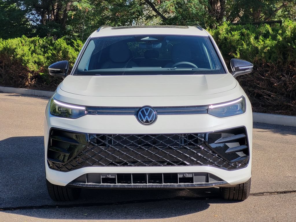 New 2026 Volkswagen Tiguan SE R-Line AWD/4WD image 2