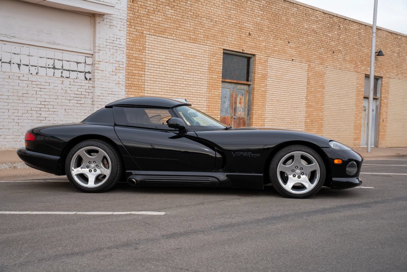 Used 1994 Dodge Viper RT/10 RWD image 2