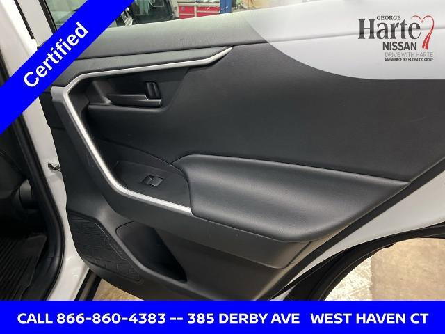 Used 2021 Toyota RAV4 LE image 17