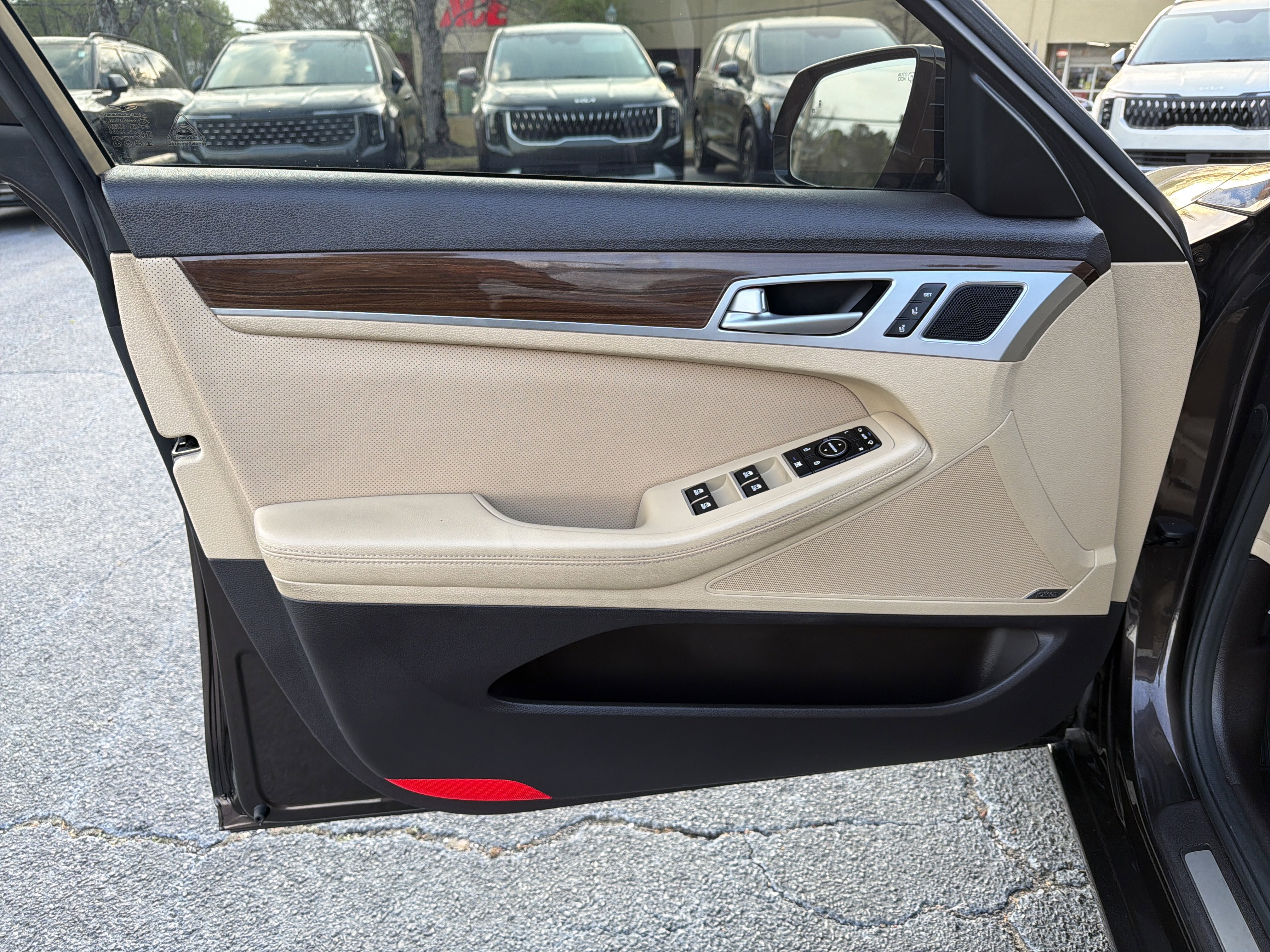 Used 2017 Genesis G80 3.8 w/ Option Group 02 image 8