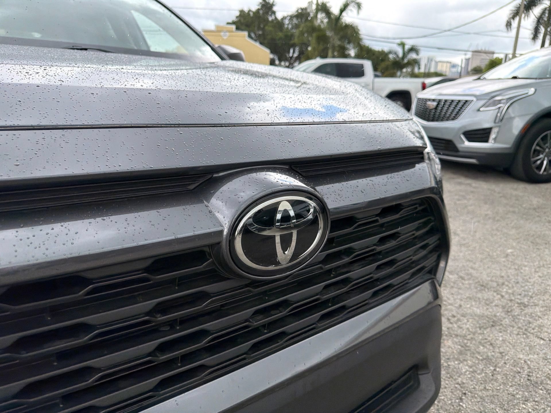 Used 2022 Toyota RAV4 LE FWD image 6