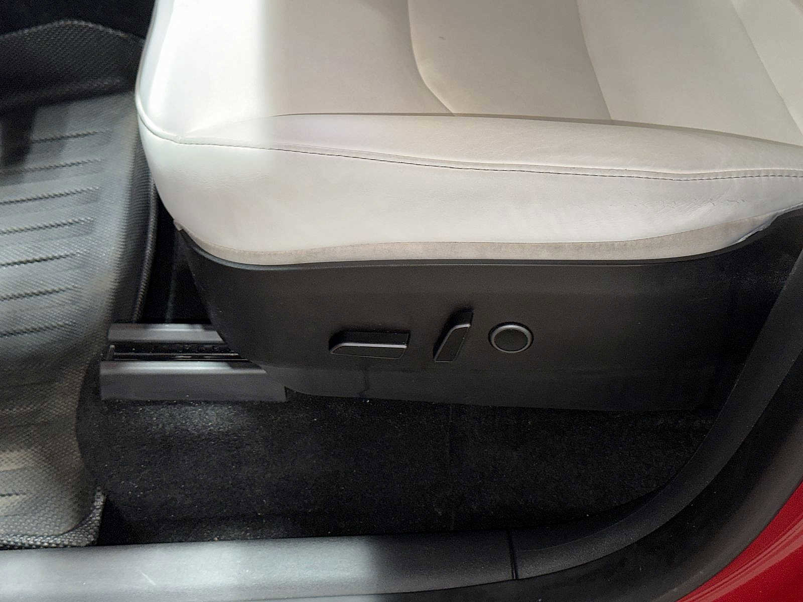 Used 2023 Tesla Model Y Long Range image 24