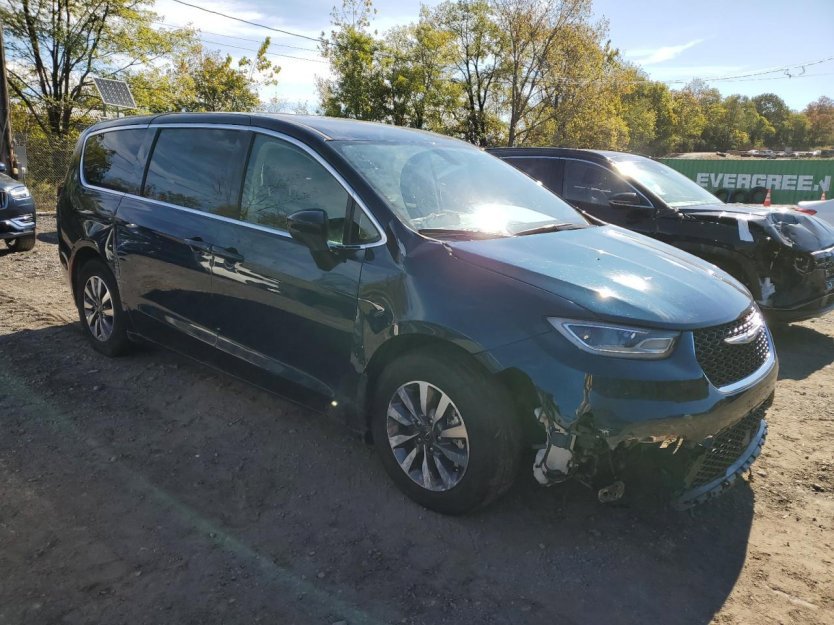 Used 2023 Chrysler Pacifica Touring-L