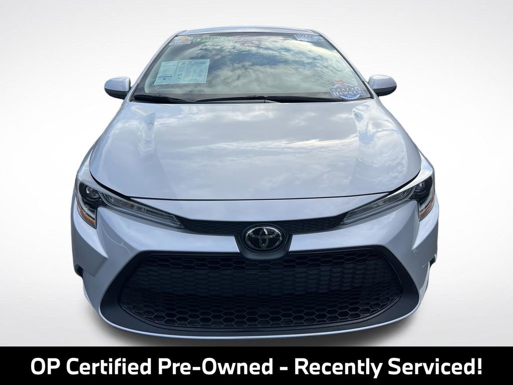 Used 2022 Toyota Corolla LE FWD image 3
