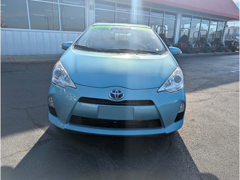 Used 2014 Toyota Prius C One image 2