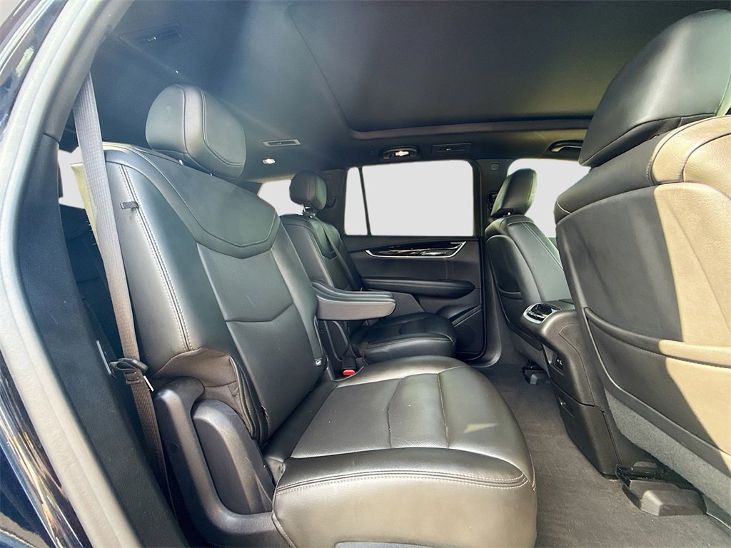 Used 2021 Cadillac XT6 Premium Luxury image 31