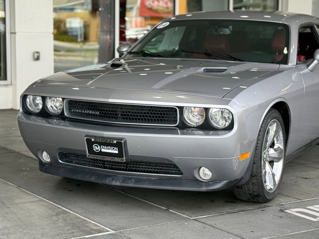 Used 2014 Dodge Challenger SXT Plus RWD image 3