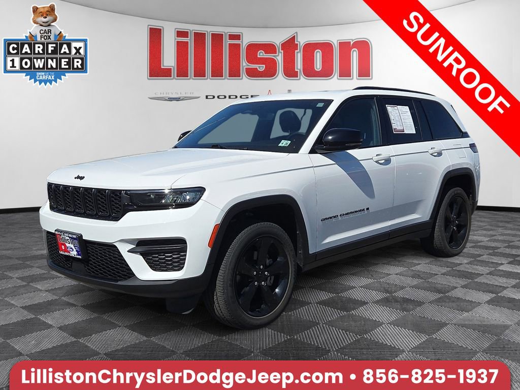 Used 2023 Jeep Grand Cherokee Altitude AWD/4WD image 1
