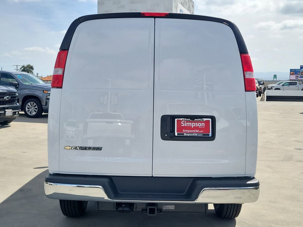 New 2026 Chevrolet Express 3500 Extended RWD image 18