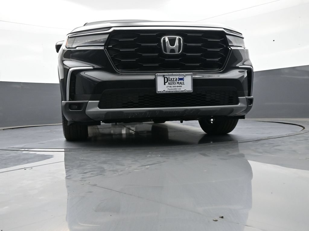 Certified 2025 Honda Pilot Touring image 30