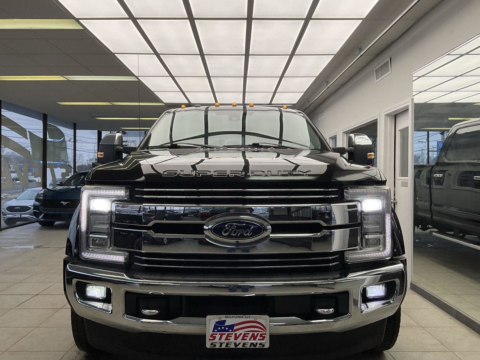 Used 2017 Ford F450 Lariat w/ Lariat Ultimate Package image 2