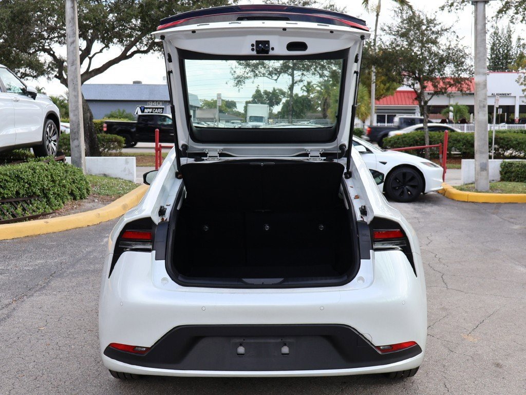 Used 2024 Toyota Prius LE image 15