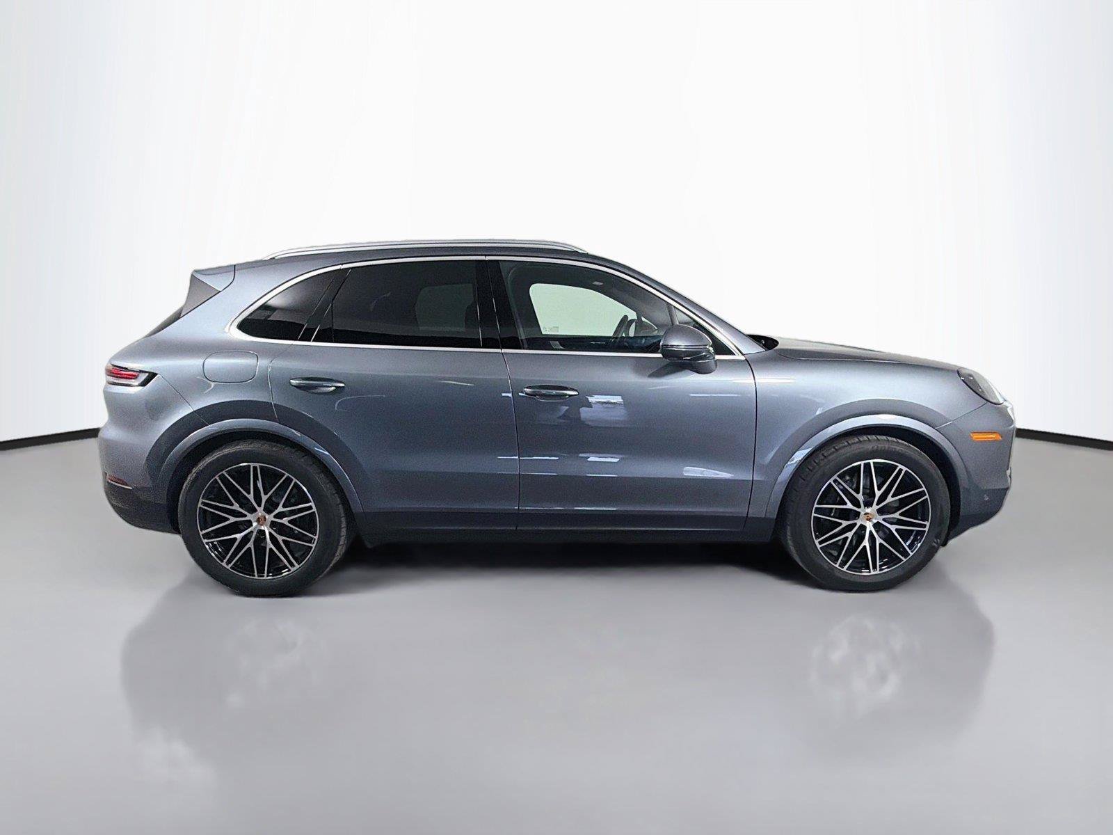 Certified 2026 Porsche Cayenne AWD/4WD image 8