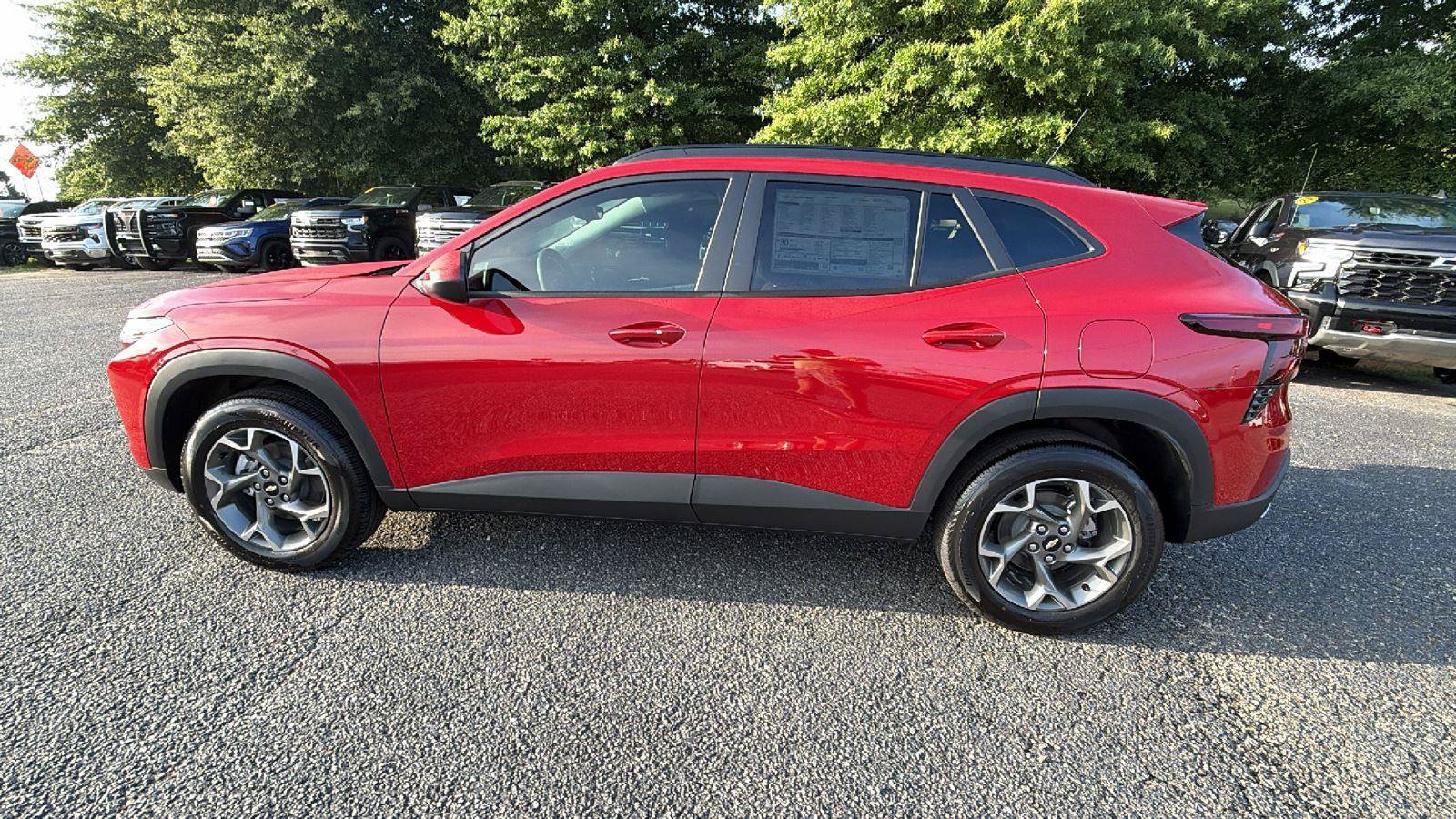 New 2026 Chevrolet Trax LT w/ Sunroof Package FWD image 11