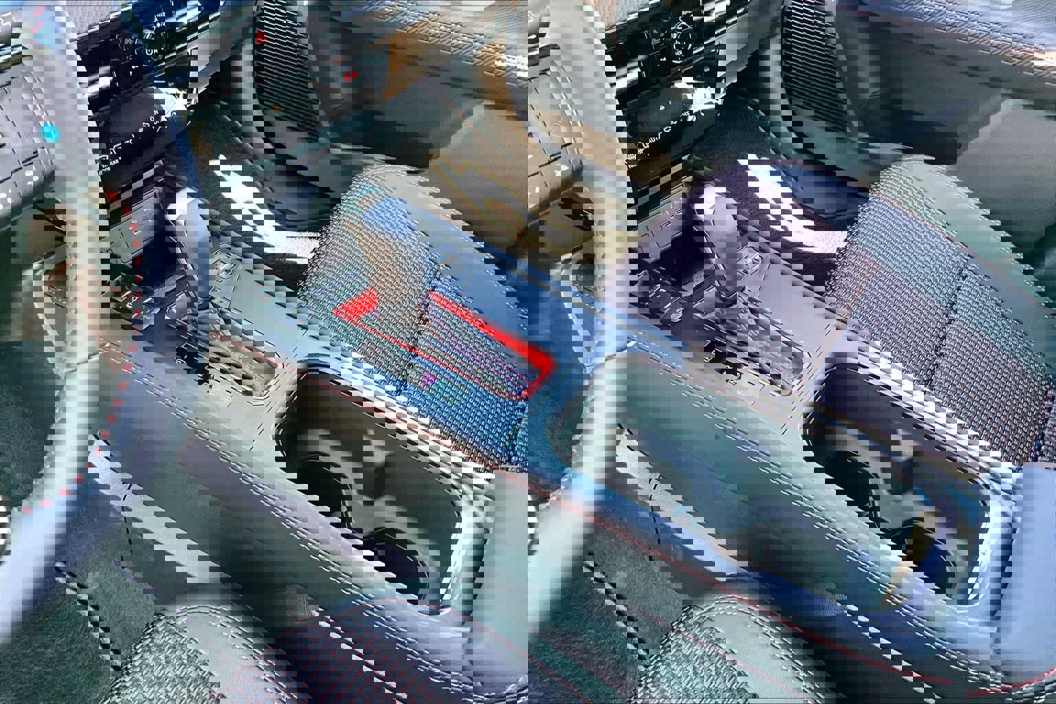 New 2026 Nissan Kicks SR image 7