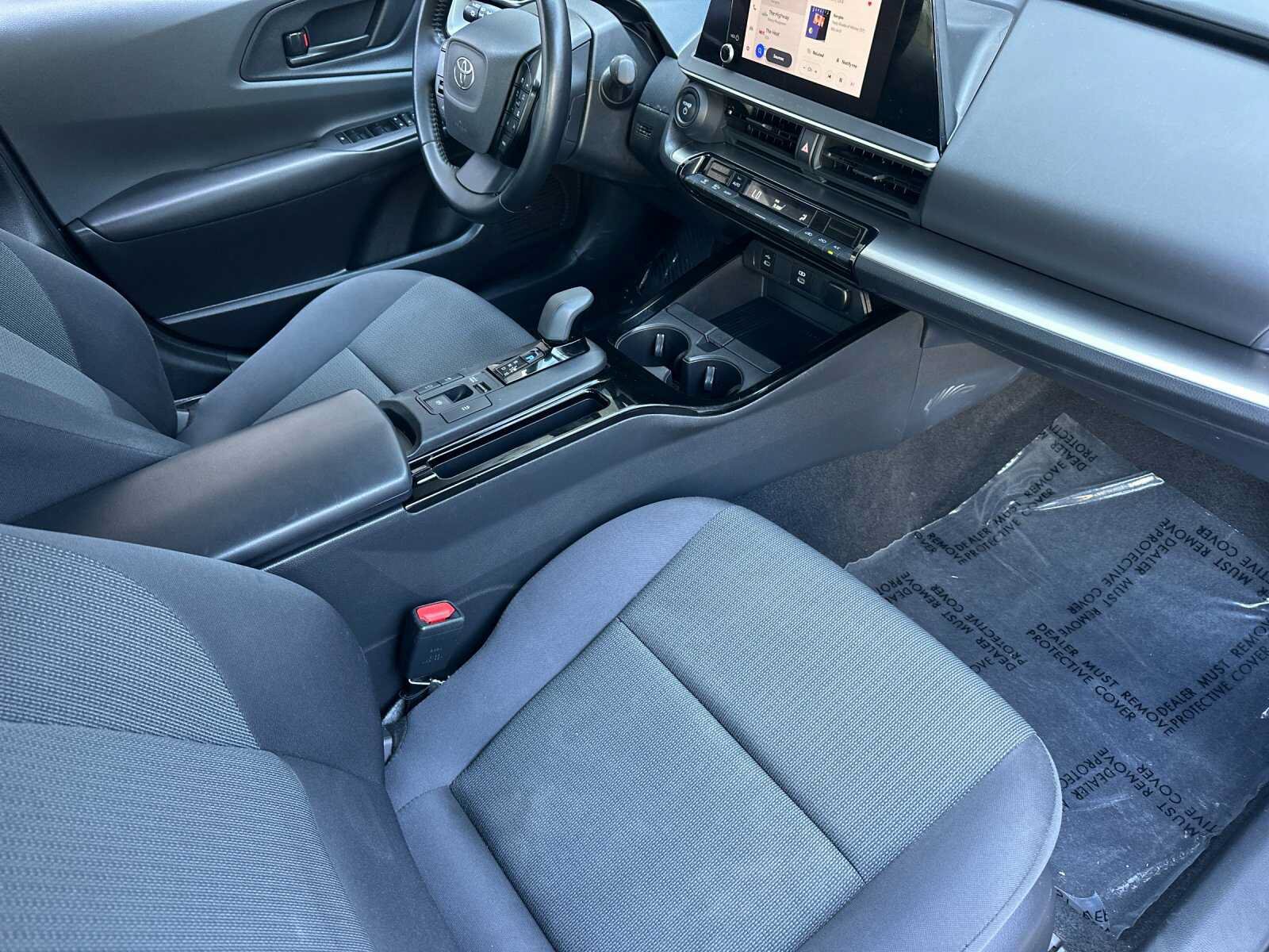 Used 2024 Toyota Prius LE FWD image 18