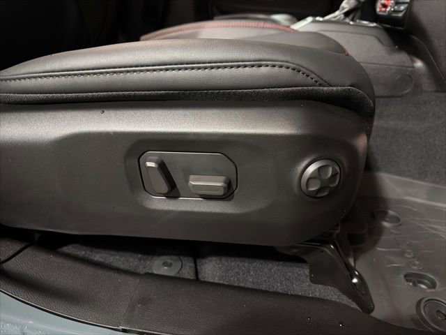 New 2026 Jeep Wrangler Unlimited Rubicon w/ Technology Group image 18