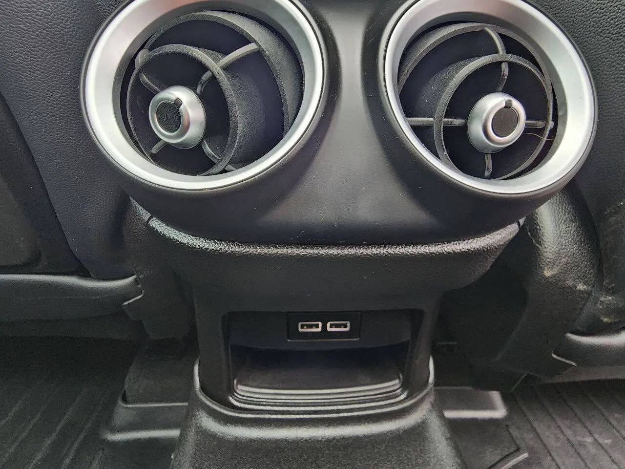 Used 2018 Alfa Romeo Stelvio Ti Sport image 17