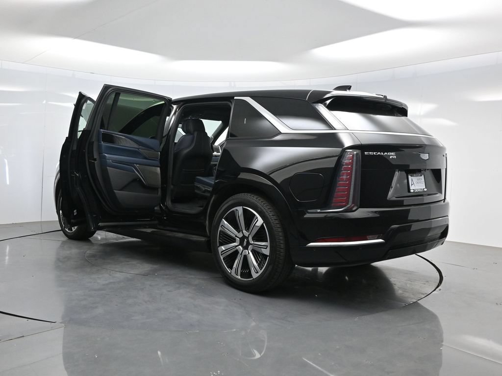 Used 2025 Cadillac Escalade IQ Luxury 2 w/ LPO, Premium Carpet Package AWD/4WD image 37