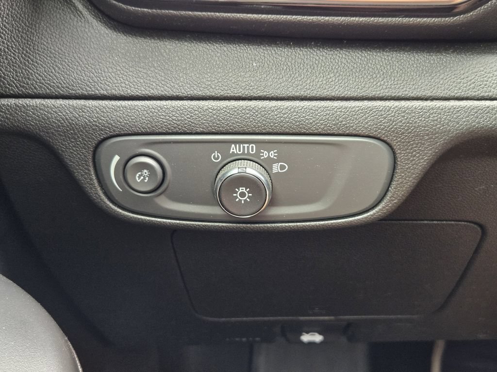 Used 2023 Chevrolet Bolt EUV Premier w/ Sun & Sound Package FWD image 24